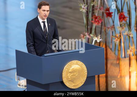 Oslo, Norwegen 10. Dezember 2024 Jorgen Watne Frydnes, Vorsitzender des norwegischen Nobelkomitees, spricht während der Verleihung des Friedensnobelpreises im Rathaus von Oslo, Norwegen Credit: Nigel Waldron/Alamy Live News Stockfoto