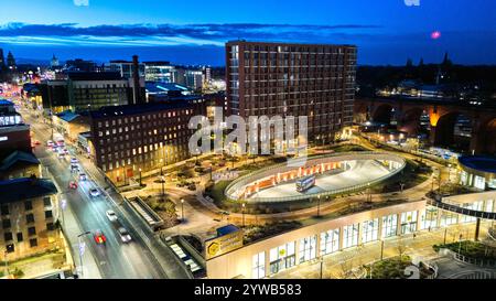 Stockport Stadtzentrum Viaduct Park und Verkehrsknotenpunkt Stockfoto
