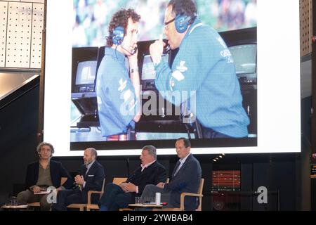 Turin, Italien. Dezember 2024. Präsentation von Cristiano Fiorios Buch „Cesare Fiorio Stratosferico“ im nationalen Automobilmuseum in Turin, ein Moment der Präsentation Stockfoto