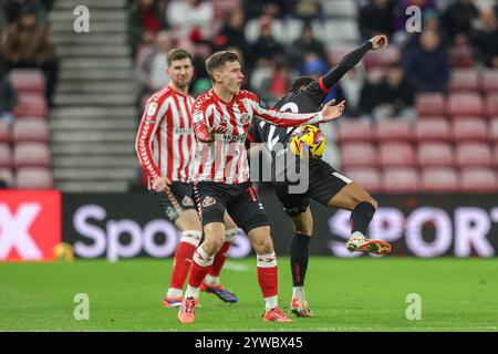 Sunderland, Großbritannien. Dezember 2024. Chris Rigg von Sunderland reagierte während des Sky Bet Championship Matches Sunderland gegen Bristol City im Stadium of Light, Sunderland, Großbritannien, 10. Dezember 2024 (Foto: Alfie Cosgrove/News Images) in Sunderland, Großbritannien am 12.10.2024. (Foto: Alfie Cosgrove/News Images/SIPA USA) Credit: SIPA USA/Alamy Live News Stockfoto