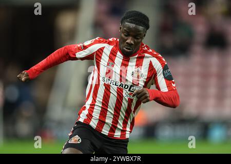 Sunderland, Großbritannien. Dezember 2024. Eliezer Mayenda aus Sunderland während des Sky Bet Championship Matches Sunderland gegen Bristol City im Stadium of Light, Sunderland, Vereinigtes Königreich, 10. Dezember 2024 (Foto: Alfie Cosgrove/News Images) in Sunderland, Vereinigtes Königreich am 12.10.2024. (Foto: Alfie Cosgrove/News Images/SIPA USA) Credit: SIPA USA/Alamy Live News Stockfoto