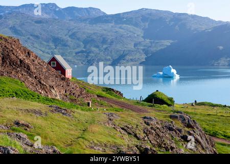 Landschaft des Standorts der Ruinen von Erik dem Roten mit Tunulliarfik Fjord. Qassiarsuk, Brattahlíð, Südgrönland, Dänemark Stockfoto