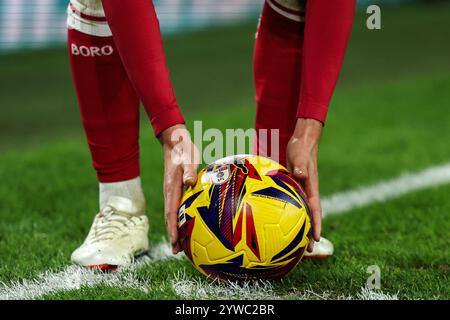 Dan Barlaser von Middlesbrough stellt den Ball für eine Kurve während des Sky Bet Championship Matches Leeds United vs Middlesbrough in Elland Road, Leeds, Großbritannien, 10. Dezember 2024 (Foto: Mark Cosgrove/News Images) Stockfoto