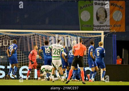 Zagreb, Kroatien. Dezember 2024. Zagreb, Kroatien, 10. Dezember 2024: Während der UEFA Champions League, League-Phase, Spiel zwischen Dinamo Zagreb und Celtic im Stadion Maksimir, Zagreb, Kroatien. (Igor Kupljenik/SPP) Credit: SPP Sport Press Photo. /Alamy Live News Stockfoto