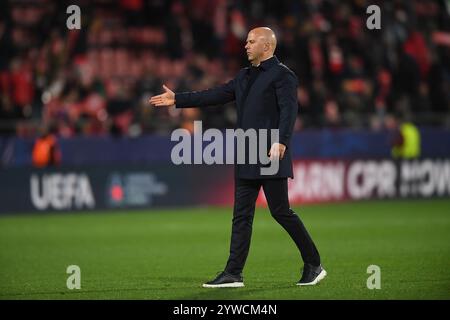 Girona, Esp. Dezember 2024. GIRONA FC-LIVERPOOL FC 10. Dezember 2024 Arne Slot Head Coach des Liverpool FC am Ende des Spiels der UEFA Champions League 2024/25 League zwischen Girona FC und Liverpool FC im Montilivi Municipal Stadium in Girona, Spanien. Quelle: Rosdemora/Alamy Live News Stockfoto