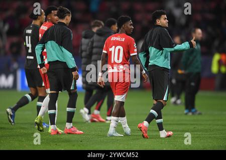 Girona, Esp. Dezember 2024. GIRONA FC-LIVERPOOL FC 10. Dezember 2024 Asprilla (10) von Girona FC am Ende des Spiels der UEFA Champions League 2024/25 League zwischen Girona FC und Liverpool FC im Stadtstadion Montilivi in Girona, Spanien. Quelle: Rosdemora/Alamy Live News Stockfoto