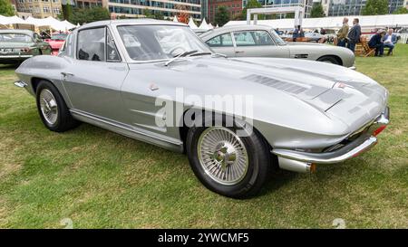 Eine Chevrolet Corvette beim London Concours 2023 bei der Honourable Artillery Company Stockfoto