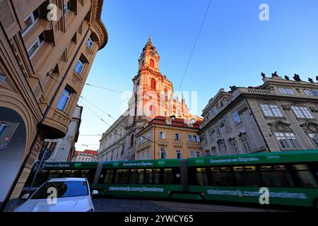 Nikolaikirche (Malostransky Chram sv. Mikulase) in Kleinstadt, Prag Tschechisch (Praha, Tschechien) Stockfoto