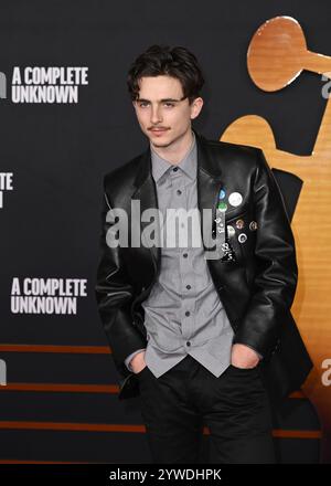 Los Angeles, USA. Dezember 2024. LOS ANGELES, CA. 10. Dezember 2024: Timothee Chalamet bei der Weltpremiere von A Complete Unknown im Dolby Theatre. Bildnachweis: Paul Smith/Alamy Live News Stockfoto