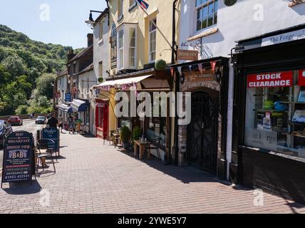 Ironbridge, Shropshire, Großbritannien, 22-06-2018. Ein Spaziergang durch die Stadt Ironbridge an einem warmen Sommertag. Stockfoto