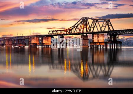 Long Bien-Brücke in Hanoi, Vietnam Stockfoto