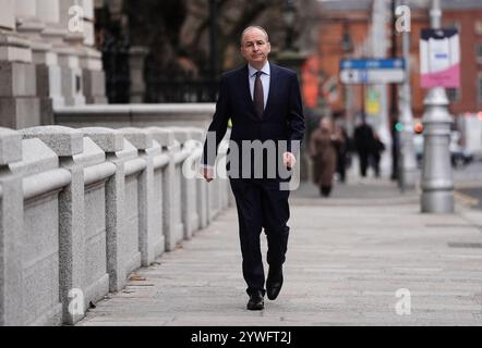 Tanaiste, Außenminister und Verteidigungsminister, Micheal Martin, trifft vor einer Kabinettssitzung in den Regierungsgebäuden in Dublin ein. Bilddatum: Mittwoch, 11. Dezember 2024. Stockfoto