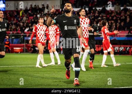 Girona, Spanien, Spanien. Dezember 2024. Mohamed SALAH aus Liverpool feiert sein Tor beim Spiel der UEFA Champions League, League Phase MD6 zwischen Girona FC und FC Liverpool am 10. Dezember 2024 im Montilivi Stadium in Girona, Spanien. (Kreditbild: © Matthieu Mirville/ZUMA Press Wire) NUR REDAKTIONELLE VERWENDUNG! Nicht für kommerzielle ZWECKE! Stockfoto