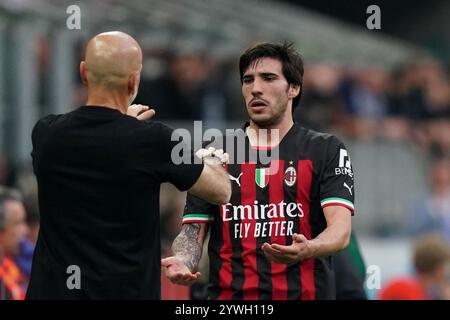 Mailand, Italien. April 2023. Foto Spada/LaPresse 23 April 2023 - Milano, Italia - Sport, calcio -AC Milan vs Lecce - Campionato italiano di calcio Serie A TIM 2022/2023 - Stadio San Siro. Nella Foto: Stefano Pioli (alias Mailand); Sandro TONALi (alias Mailand); 23. April 2023 Mailand, Italien - Sport, calcio - AC Milan vs Lecce - Fußballmeisterschaft Serie A 2022/2023 - San Siro Stadium. Im Bild: Stefano Pioli (alias Mailand); Sandro TONALi (alias Mailand); Credit: LaPresse/Alamy Live News Stockfoto