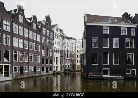 Oudezijds Voorburgwal, Kanalgürtel, historisches Viertel de Wallen, Amsterdam, Provinz Nordholland, Niederlande Stockfoto