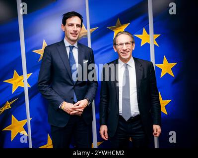 Jörg Kukies, Bundesfinanzminister SPD, trifft Wopke Hoekstra, EU-Kommissar für Klimaschutz zu einem gespraech im Rahmen des Eurogruppe / ECOFIN-Rates, 10.12.2024. Fotografiert im Auftrag des Bundesministeriums der Finanzen BMF Bruessel Belgien *** Jörg Kukies, Bundesfinanzminister SPD , trifft Wopke Hoekstra, EU-Kommissarin für Klimapolitik, zu einer Diskussion im ECOFIN-Rat der Eurogruppe, in Brüssel, 10 12 2024 fotografiert im Auftrag des Bundesministeriums für Finanzen BMF Brüssel Belgien Copyright: XFelixZahn/BMFx Stockfoto