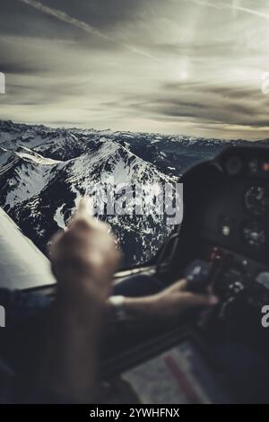 Flug über das Lechtal im späten Winter mit einem kleinen Flugzeug in Tirol, Österreich, Europa Stockfoto
