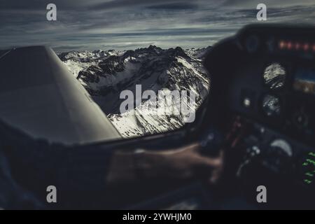 Flug über das Lechtal im späten Winter mit einem kleinen Flugzeug in Tirol, Österreich, Europa Stockfoto