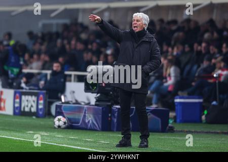 Bergamo, Italien. Dezember 2024. Gian Piero Gasperini Head Coach von Atalanta BC Gesten während der UEFA Champions League 2024/25 League-Phase - Matchday 6 Fußballspiel zwischen Atalanta BC und Real Madrid CF im Gewiss Stadium Credit: dpa/Alamy Live News Stockfoto