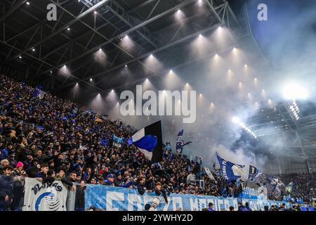 Bergamo, Italien. Dezember 2024. Atalanta BC Fans, die während der UEFA Champions League 2024/25 League-Phase gesehen wurden - Matchday 6 Fußballspiel zwischen Atalanta BC und Real Madrid CF im Gewiss Stadium Credit: dpa/Alamy Live News Stockfoto