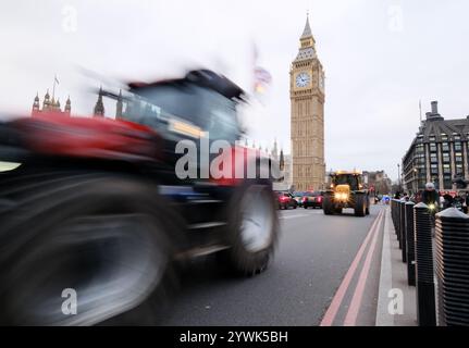 Westminster, London, Großbritannien. Dezember 2024. Bauern protestieren in London, Traktoren treffen auf Westminster. Quelle: Matthew Chattle/Alamy Live News Stockfoto