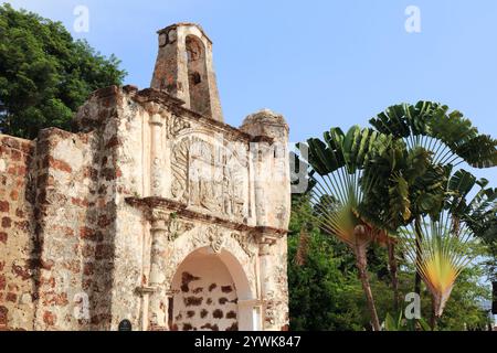 Wahrzeichen der Stadt Malakka in Malaysia. Porta de Santiago Tor Einer Festung von Famosa, die von portugiesischen Kolonisten erbaut wurde. Stockfoto