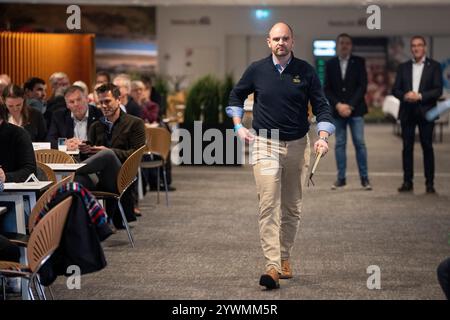 Silkeborg, Dänemark. Dezember 2024. Direktor der Trivela Group, Benjamin Boycott - Silkeborg IF A/S hält am Mittwoch, den 11. Dezember 2024, im JYSK Park in Silkeborg eine außerordentliche Mitgliederversammlung über den Verkauf des Fußballclubs und die Namensänderung ab. (Foto: Bo Amstrup /Ritzau Scanpix) Credit: Ritzau/Alamy Live News Stockfoto