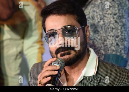 Der indische Schauspieler Prosenjit Chatterjee React gab auf den Medienkonferenzen während der Credmont International School den Eintritt in Kalkutta bekannt und versprach, die Bildungslandschaft der Stadt neu zu definieren. Der weitläufige 3,3 Hektar große Campus liegt in Kalkutta West International City, Howrah und bietet eine erstklassige Lernumgebung mit modernsten Einrichtungen. Was Credmont von anderen CBSE-Schulen unterscheidet, ist die Integration der fortschrittlichen Technologie der künstlichen Intelligenz (KI) in jeden Aspekt des Unterrichts und Lernens. Von KI-basierten Smartboards und interaktiven Klassenzimmern bis hin zu KI-fähigen Laboren – der Stockfoto