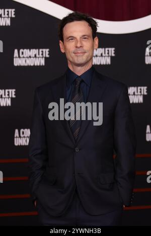 Scoot McNairy besucht die Los Angeles Premiere von Searchlight Pictures „A Complete Unknown“ am 10. Dezember 2024 im Dolby Theatre in Hollywood, Kalifornien. Foto: Crash/imageSPACE Stockfoto