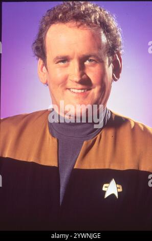 5. Dezember 2024, Hollywood, Kalifornien, USA: ERSCHEINUNGSDATUM: 1994 TITEL: Deep Space Nine STUDIO: Paramount Pictures PLOT: Spielt im 24. Jahrhundert, als die Erde Teil einer United Federation of Planets ist, konzentriert sich ihre Erzählung auf die gleichnamige Raumstation Deep Space Nine, die sich neben einem Wurmloch befindet, das Föderationsgebiet mit dem Gamma-Quadranten auf der anderen Seite der Milchstraße verbindet. HAUPTROLLE: Colm Meaney (Credit Image: © Entertainment Pictures via ZUMA Press) NUR REDAKTIONELLE VERWENDUNG! Nicht für kommerzielle ZWECKE! Stockfoto