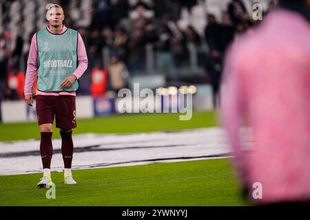 Torino, Italien. Dezember 2024. Erling Haaland von Manchester City vor dem Fußballspiel der UEFA Champions League zwischen Juventus FC und Manchester City im Juventus-Stadion in Turin, Nordwesten Italiens - 11. Dezember 2024. Sport - Fußball . (Foto: Fabio Ferrari/LaPresse) Credit: LaPresse/Alamy Live News Stockfoto