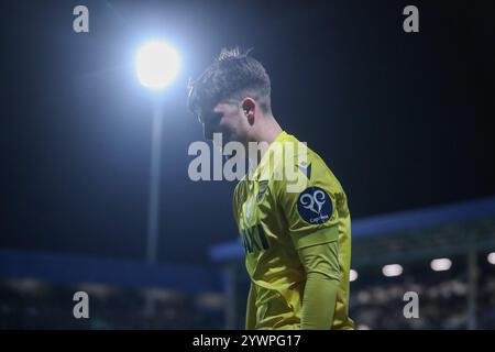 London, Großbritannien. Dezember 2024. *** Während des EFL Sky Bet Championship-Spiels zwischen den Queens Park Rangers und Oxford United am 11. Dezember 2024 im Loftus Road Stadium in London, England. Foto von Simon Hall. Nur redaktionelle Verwendung, Lizenz für kommerzielle Nutzung erforderlich. Keine Verwendung bei Wetten, Spielen oder Publikationen eines einzelnen Clubs/einer Liga/eines Spielers. Quelle: UK Sports Pics Ltd/Alamy Live News Stockfoto