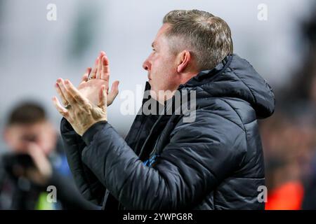 London, Großbritannien. Dezember 2024. Neil Harris von Millwall reagiert vor dem Sky Bet Championship Match Millwall gegen Sheffield United am 11. Dezember 2024 in London, Großbritannien (Foto: Izzy Poles/News Images) 2024. (Foto: Izzy Poles/News Images/SIPA USA) Credit: SIPA USA/Alamy Live News Stockfoto