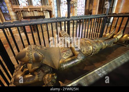 Das mittelalterliche Grab in der Kathedrale von Canterbury von Edward Plantagenet, Prince of Wales, bekannt als der Schwarze Prinz (gestorben 1376). Stockfoto