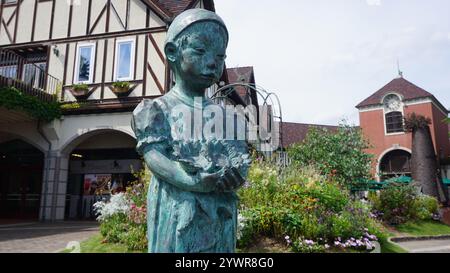 „Arigato“ Bronzestatue des Mädchens in den Nunobiki Kräutergärten in Kobe Japan Stockfoto