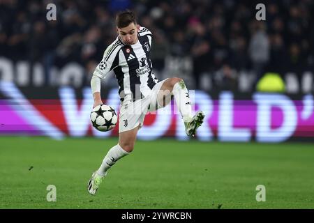 Turin, Italien. Dezember 2024. Francisco Conceicao vom FC Juventus im Spiel während des MD6-Spiels der UEFA Champions League 2024/25 zwischen Juventus und Manchester City am 11. Dezember 2024 im Allianz Stadium in Turin, Italien. Quelle: Marco Canoniero/Alamy Live News Stockfoto