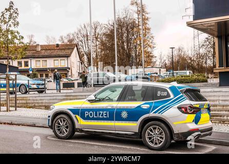 11.12.2024, Passau, DE, unterwegs in Bayern, Themenbild, Symbolbild, Verschiedene Themenbilder, im Bild Symbolbild, Blaulicht, Polizist, Polizeiauto, Einsatzfahrzeug, Rettung, Dienstauto, Blaulichtbalken, Blaulicht, Logo, Polizei, Deutsche Polizei, Dienstfahrzeug, Notrufnummer, Schriftzug, Deutsches Polizeiauto, Deutschland, *** 11 12 2024, Passau, GER, unterwegs in Bayern, Themenbild, Symbolbild, verschiedene Themenbilder, im Bild Symbolbild, Blaulicht, Polizist, Polizeiauto, Einsatzfahrzeug, Rettungsdienst, Servicefahrzeug, blaue Lichtleiste, blaues Licht, Logo, Polizei, deutsche Polizei, s Stockfoto