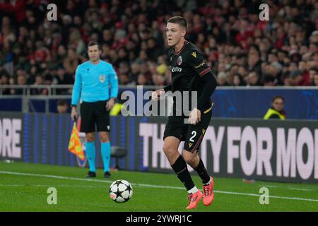 Lissabon, Portugal. Dezember 2024. Emil Holm vom FC Bologna in der UEFA Champions League-Phase am 6. Spieltag zwischen Benfica und Bologna im Estadio da Luz in Lissabon, Portugal. 12/11/2024 Credit: Brazil Photo Press/Alamy Live News Stockfoto