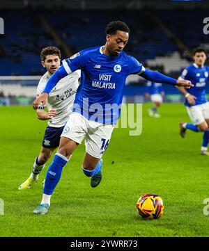 Cardiff, Großbritannien. Dezember 2024. Chris Willock von Cardiff City während des Sky Bet Championship Matches Cardiff City gegen Preston North End im Cardiff City Stadium, Cardiff, Vereinigtes Königreich, 11. Dezember 2024 (Foto: Andrew Lewis/News Images) in Cardiff, Vereinigtes Königreich am 12.11.2024. (Foto: Andrew Lewis/News Images/SIPA USA) Credit: SIPA USA/Alamy Live News Stockfoto