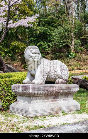 Mitsuike Park Steinstatuen im Vorgarten des Korea Garden Stockfoto