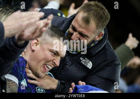 Leeds, Großbritannien. Dezember 2024. Elland Road, Leeds, England, 10. Dezember 2024: Leeds Fans beim EFL Sky Bet Championship-Spiel zwischen Leeds United und Middlesbrough in der Elland Road in Leeds, England am 10. Dezember 2024. (Sean Chandler/SPP) Credit: SPP Sport Press Photo. /Alamy Live News Stockfoto