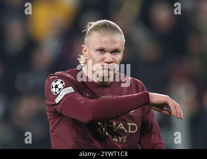 Turin, Italien. Dezember 2024. Erling Haaland von Manchester City reagiert auf das Spiel der UEFA Champions League zwischen Juventus und Manchester City am 11. Dezember 2024 in Turin. Quelle: Li Jing/Xinhua/Alamy Live News Stockfoto