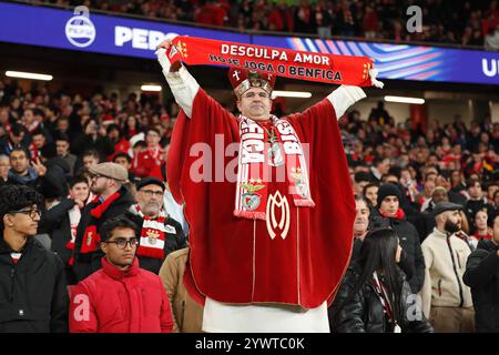 Lissabon, Portugal. Dezember 2024. Benfica Fan Fußball/Fußball : 6. Spieltag der UEFA Champions League zwischen SL Benfica 0-0 Bologna FC 1909 im Estadio do SL Benfica in Lissabon, Portugal. Quelle: Mutsu Kawamori/AFLO/Alamy Live News Stockfoto