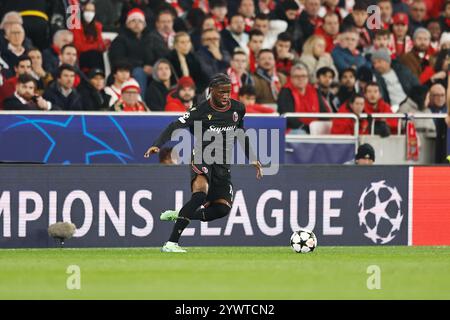 Lissabon, Portugal. Dezember 2024. Samuel Iling-Junior (Bologna) Fußball/Fußball: 6. Spieltag der UEFA Champions League zwischen SL Benfica 0-0 Bologna FC 1909 im Estadio do SL Benfica in Lissabon, Portugal. Quelle: Mutsu Kawamori/AFLO/Alamy Live News Stockfoto