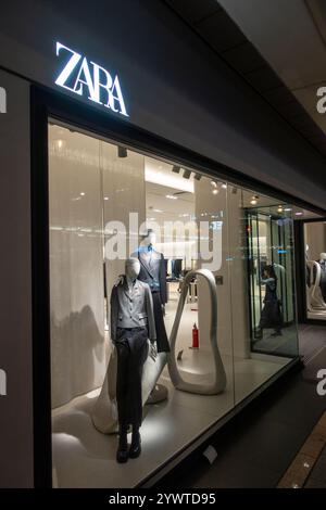 ZARA Bekleidungsgeschäft in Otabicho Shijo-Dori Kyoto Japan Stockfoto