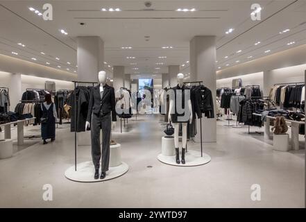 ZARA Bekleidungsgeschäft in Otabicho Shijo-Dori Kyoto Japan Stockfoto