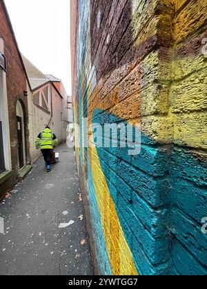 Hell bemalte Wände der Union Passage, Hereford, Großbritannien. Stockfoto