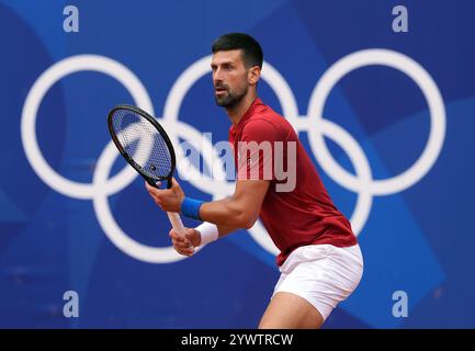 Aktenfoto vom 25/07/24 von Novak Djokovic, der das Set mit einer Goldmedaille im Männer-Tennis mit einem 7-6 (3) 7-6 (2) Sieg über Carlos Alcaraz bei den Olympischen Spielen in Paris beendete, während Amber Rutter (skeet) und Tommy Fleetwood (Golf) Silbermedaillen für das Team GB gewannen und Bronzemedaillen durch Charlotte Fry (individuelle Dressur) und Harry Hepworth (Tresor) hinzugefügt wurden. Ausgabedatum: Donnerstag, 12. Dezember 2024. Stockfoto