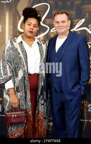 Devid Striesow mit Ehefrau Ines Ganzberger-Striesow bei der Premiere des ARD TV-Films Bach -ein Weihnachtswunder im Paulinum. Leipzig, 11.12.2024 *** Devid Striesow mit seiner Frau Ines Ganzberger Striesow bei der Premiere des ARD-Fernsehfilms Bach ein Weihnachtswunder im Paulinum Leipzig, 11 12 2024 Foto:XR.xStoffelsx/xFuturexImagex bach 4223 Stockfoto
