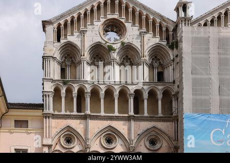 Fassade der Kathedrale von Ferrara, Basilika Cattedrale di San Giorgio, Ferrara, Italien Stockfoto